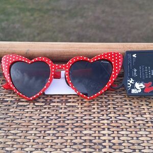 ArkAid Minnie Mouse Womens Sunglasses Cat Eye Hearts Polka Dot 1950s Style